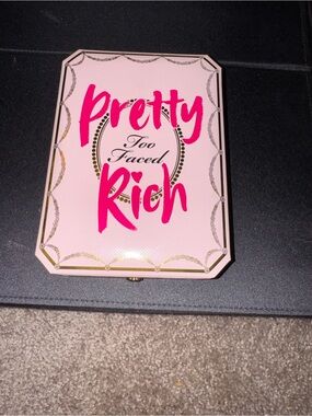 Too Faced Pretty Rich Eye Shadow Palette New